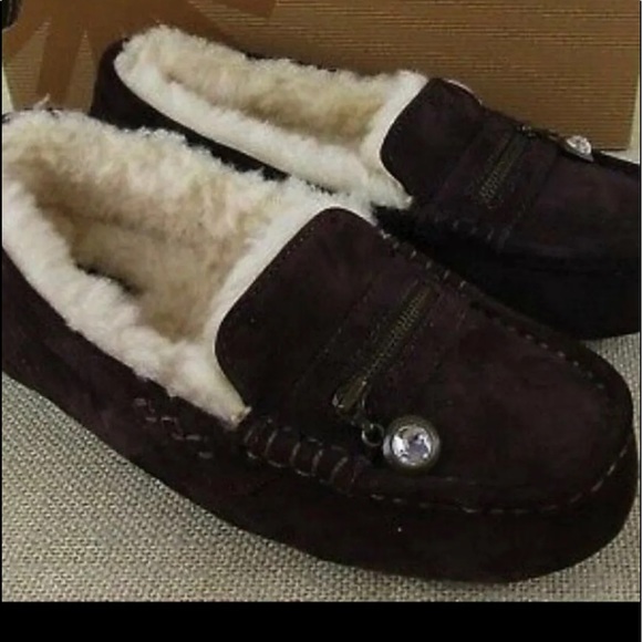 NIB UGG SLIPPERS ANSLEY WITH CHARM WOMENS 5 NEW WITH BOX 🦄 - Picture 2 of 6